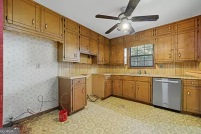 2105 Tropicana Drive, Suwanee, GA 30024 - Photo 8