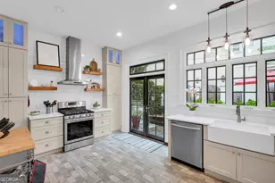 216 W Gaston St, Savannah, GA 31401 - Photo 24