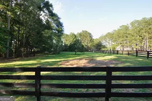 1070 Lexington Ct, Bishop, GA 30621 - Photo 2