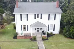 202 Veazey St, Union Point, GA 30669 - Photo 2