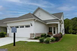 5687 Villa Crest Dr, Hoschton, GA 30548 - Photo 2