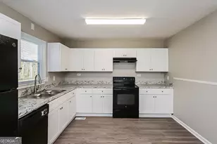 4975 Manor Dr, Stone Mountain, GA 30087 - Photo 4