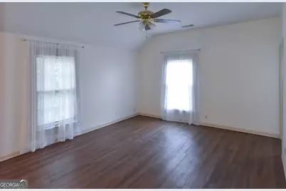 302 Jefferson Street #UNIT B (UPSTAIRS), Springfield, GA 31329 - Photo 10