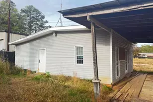 320 N Aycock St, Carrollton, GA 30117 - Photo 1