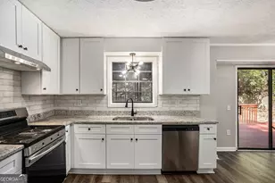 3745 Londonderry Ct, Stonecrest, GA 30038 - Photo 6