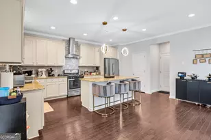 210 Fanleaf Dr, Fairburn, GA 30213 - Photo 4