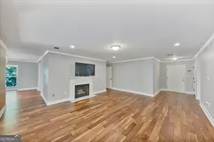 24315 Plantation Dr NE, Atlanta, GA 30324 - Photo 10