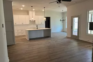 610 Dean Patrick, Locust Grove, GA 30248 - Photo 4