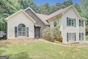 70 N Strathmore Dr, Sharpsburg, GA 30277 - Photo 2