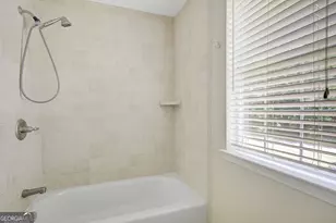 70 N Strathmore Dr, Sharpsburg, GA 30277 - Photo 24