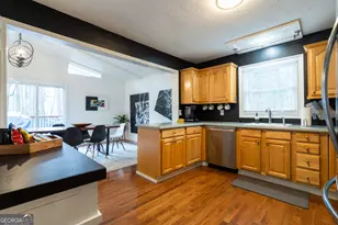 306 Jason Ct, Woodstock, GA 30188 - Photo 4