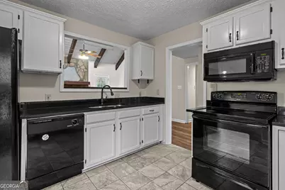 2400 Salem Drive NE, Marietta, GA 30062 - Photo 10