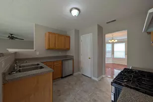 823 Haydens Ridge, Ellenwood, GA 30294 - Photo 10