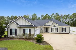 220 Deerwood Village Dr, Woodbine, GA 31569 - Photo 2