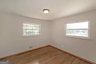 2135 Kilarney Rd, Decatur, GA 30032 - Photo 12