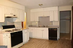 8579 Glenwoods Dr, Riverdale, GA 30274 - Photo 2