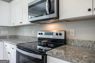 221 Gilchrist Dr, Warner Robins, GA 31093 - Photo 12