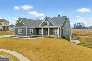 225 Wicklow Ct, Hoschton, GA 30548 - Photo 2