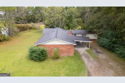 537 City Circle, Baxley, GA 31513 - Photo 8