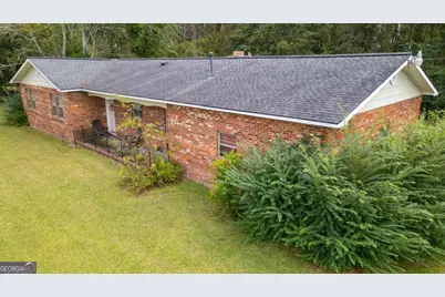 537 City Circle, Baxley, GA 31513 - Photo 6