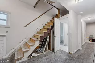 818 W 37th St, Savannah, GA 31415 - Photo 6