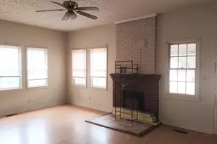 196 Commerce St, Hawkinsville, GA 31036 - Photo 2