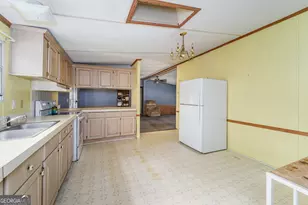 5768 Holly Dr, Blackshear, GA 31516 - Photo 8