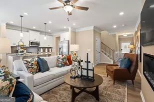 832 Crescent Dr, Riverdale, GA 30274 - Photo 2