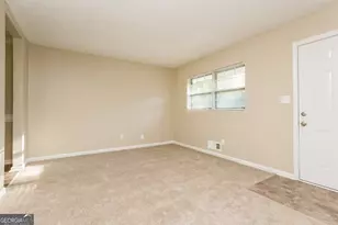 8191 Dunellen Ln, Jonesboro, GA 30238 - Photo 4
