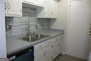 6851 Roswell Rd, Atlanta, GA 30328 - Photo 32