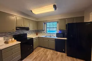 619 Olmstead Dr, Hinesville, GA 31313 - Photo 2