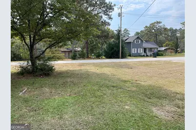 849 Prosperity Drive, Swainsboro, GA 30401 - Photo 4