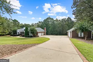 125 Bentley Dr NW, Milledgeville, GA 31061 - Photo 2