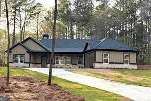 168 Oak Leaf Cir, Eatonton, GA 31024 - Photo 1