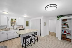 17 Russell Ave, Garden City, GA 31408 - Photo 8