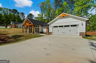 143 Taylor Len Dr, Lagrange, GA 30240 - Photo 2