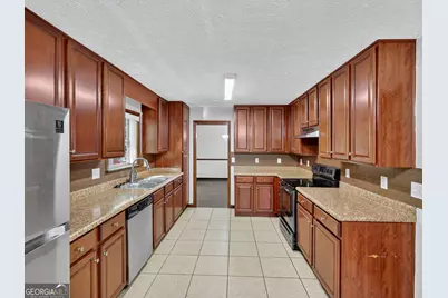 824 Post Road Circle, Stone Mountain, GA 30088 - Photo 6