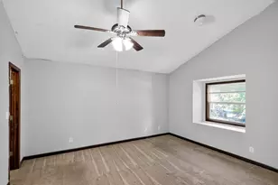 824 Post Rd Cir, Stone Mountain, GA 30088 - Photo 12