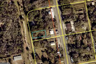 104 E 7th St, Woodbine, GA 31569 - Photo 1