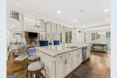 330 N Peachtree Parkway, Peachtree City, GA 30269 - Photo 18