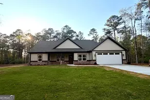 166 Oak Leaf Cir, Eatonton, GA 31024 - Photo 1