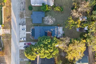 127 W Stuart Ave, Lyons, GA 30436 - Photo 4