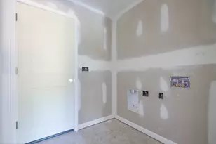 17 St Charles Pl, Grantville, GA 30220 - Photo 10