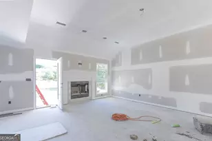 17 St Charles Pl, Grantville, GA 30220 - Photo 2