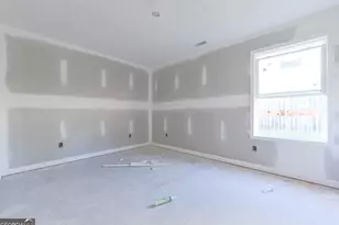 17 St Charles Pl, Grantville, GA 30220 - Photo 6