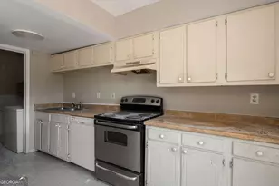 3254 Strawberry Ln, Decatur, GA 30034 - Photo 12