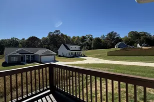 210 Charlotte Cir, Statham, GA 30666 - Photo 10