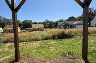 210 Charlotte Cir, Statham, GA 30666 - Photo 26