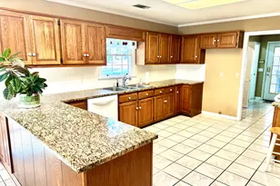 405 Preston St, Metter, GA 30439 - Photo 6