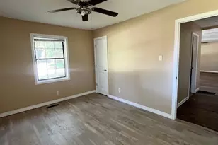 203 Vienna Cir, Fort Valley, GA 31030 - Photo 16